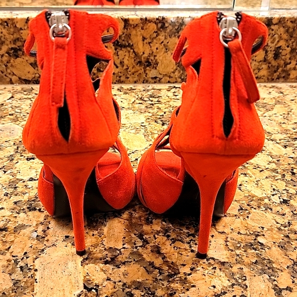 Beautiful & sexy Red Giuseppe Zanotti high heels. Size 37. EU. - Picture 4 of 10